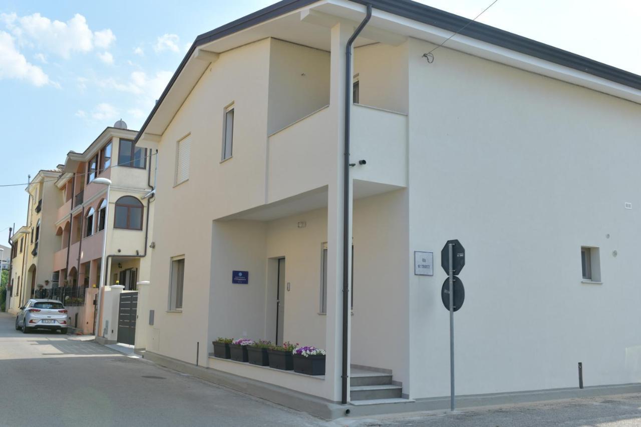 B&B Il Viaggiatore Тортоли Экстерьер фото
